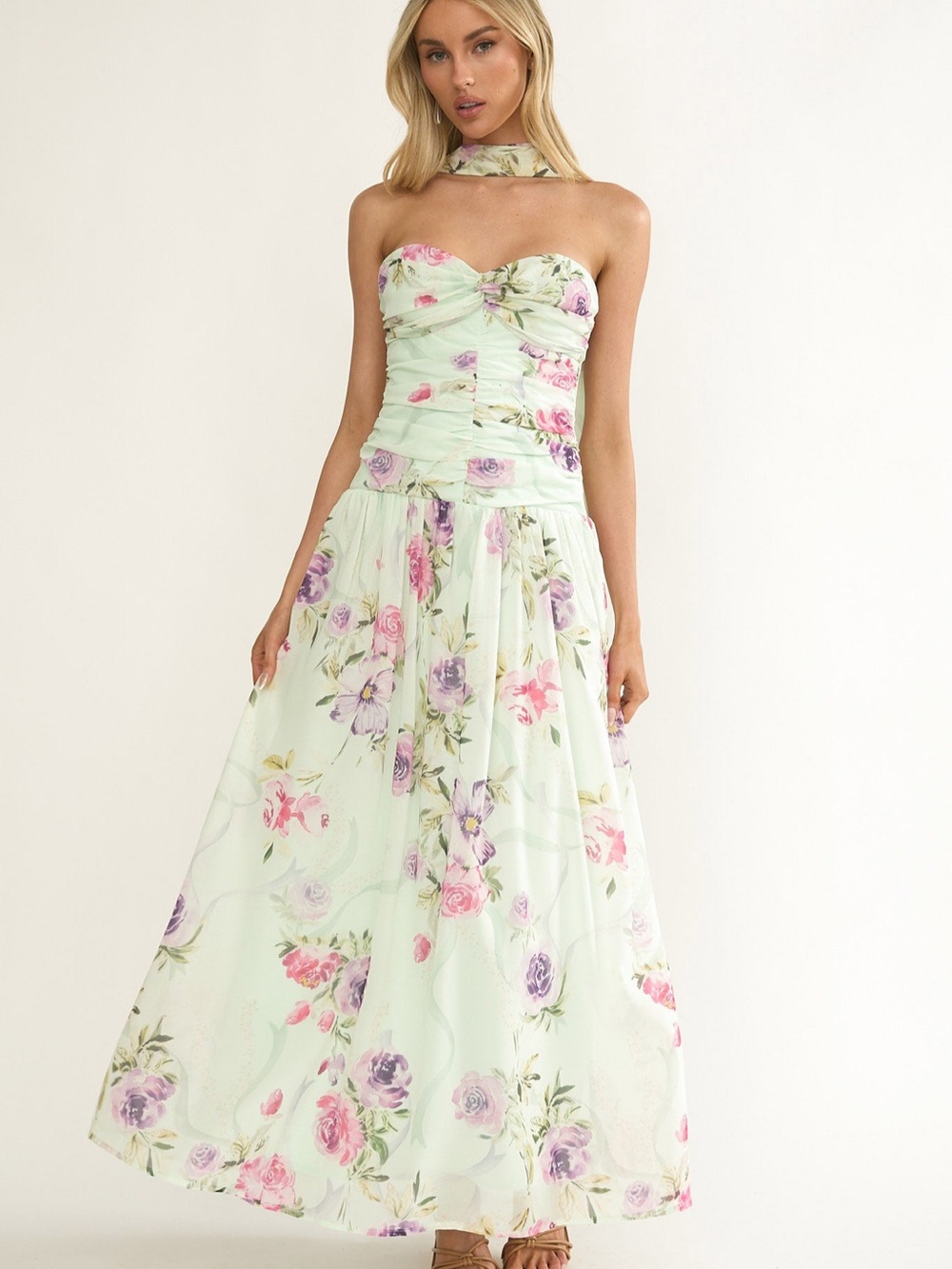 “Novarra twist bust strapless maxi dress” Selfie Leslie